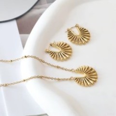 Collier flabella