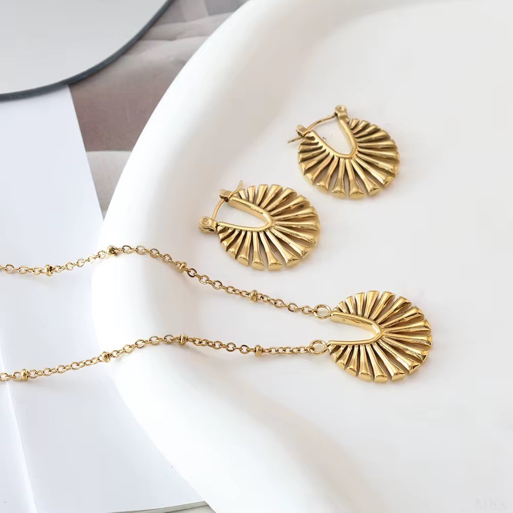 Collier flabella